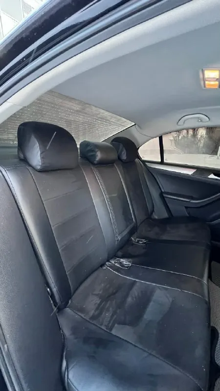 Volkswagen jetta vl 2015 г. в. продам надёжный и комфортный седан volkswagen jetta 6. автомобиль в хорошем техническом состоянии, полностью на ходу. 🔹 год выпуска: 2015 🔹 пробег: 103 000 миль 🔹 двигатель: 1.8 tsl 🔹 коробка передач: автомат 🔹 цена: 1.350 🔹 без торга 🔹 машина отлично подходит как для повседневной езды, так и для дальних поездок — комфортная, экономичная и проверенная временем модель. 📞 по всем вопросам — пишите / звоните +7949-327-68-94 📞 звоните: +7(949)3276894 - фотография - 5