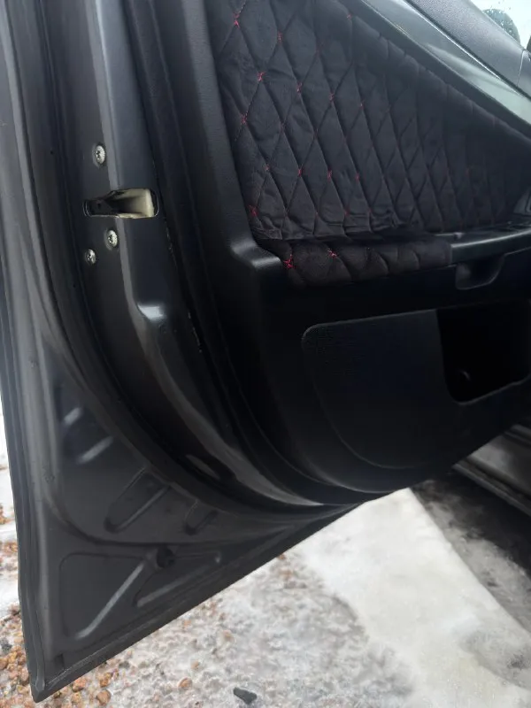 Mitsubishi lancer x rest. 2011 год, 2.0 атмосферник, 150 л. с родных /cvt (прошита stage 1) 1 020 000₽, торг у капота реальному покупателю. критиков и диванных экспертов просьба не беспокоить!!! пробег 242 тыс миль. сделана капиталка 10 т назад. коробка работает ровно машина обслужена полностью. ходовая вся в идеале замена масла каждые 6 тыс км. в машине работает все. стоит хороший свет, новые туманки новый акб климат, круиз, электро регулировка зеркал. abs, esp резина зимняя r16, лето r17 отдам в подарок с дисками музыка 2 din mekede (саб jbl) 2 усилка мультируль автозапуск starline новая версия, 2 ключа днище обработано, не гнилая от слова совсем кузов окрашен в raptor, обесшумлен. не боится царапин. готова к любым проверкам. состояние сел и поехал. в машину вложили душу. +79494690930 📞 звоните: +7(949)4690930 - фотография - 6