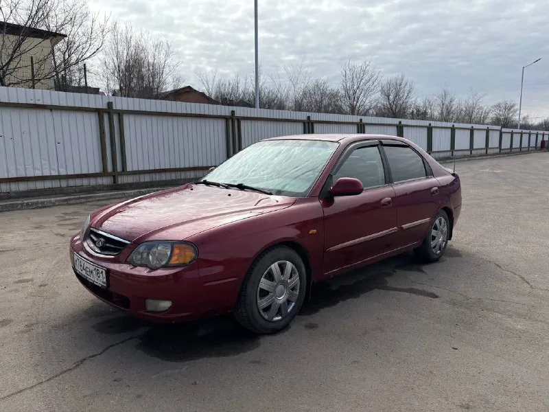 В продаже надежное авто kia shuma ll 2003г. 1.6 16-кл, механическая коробка передач 5-ст. кондиционер и печка работают, электрика работает, все светится, моргает. никаких технических проблем, авто доедет в любое место. за автомобилем ухаживали, все жидкости и фильтра менялись своевременно, подвеска пересобрана менее 1000км назад. гнилые арки, днище целое, домкратится везде. на переварку нет времени, комплект арок для переварки отдам вместе с ней. фото дна по запросу. стоит хороший свет, хорошая музыка. салон ухоженный. я хозяин, в дтп авто не участвовало. торг минимальный, обмен не интересует. цена: 225.000 руб 💸 +79591987280 г. луганск 📞 звоните: +7(959)1987280 - фотография - 1