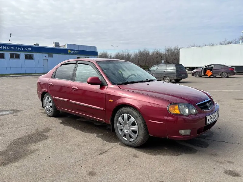В продаже надежное авто kia shuma ll 2003г. 1.6 16-кл, механическая коробка передач 5-ст. кондиционер и печка работают, электрика работает, все светится, моргает. никаких технических проблем, авто доедет в любое место. за автомобилем ухаживали, все жидкости и фильтра менялись своевременно, подвеска пересобрана менее 1000км назад. гнилые арки, днище целое, домкратится везде. на переварку нет времени, комплект арок для переварки отдам вместе с ней. фото дна по запросу. стоит хороший свет, хорошая музыка. салон ухоженный. я хозяин, в дтп авто не участвовало. торг минимальный, обмен не интересует. цена: 225.000 руб 💸 +79591987280 г. луганск 📞 звоните: +7(959)1987280 - фотография - 2