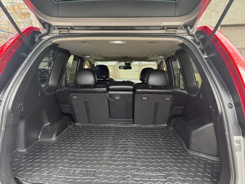 Продам свой nissan x-trail. автомобиль был куплен у официального дилера. машина в отличном состоянии, полностью обслужена и ухоженна. панорамная крыша, подключаемый полный привод, круиз контроль, мультируль, подогрев сидений, кожаный салон, съемный фар коп, климат контроль. в салоне не курили, в наличии сервисная книга. не большой торг у капота! цена 1570000 руб. пробег 180 000км. машина конец 2012 года. +7 959 141 0517 юра 📞 звоните: +7(959)1410517 - фотография - 2
