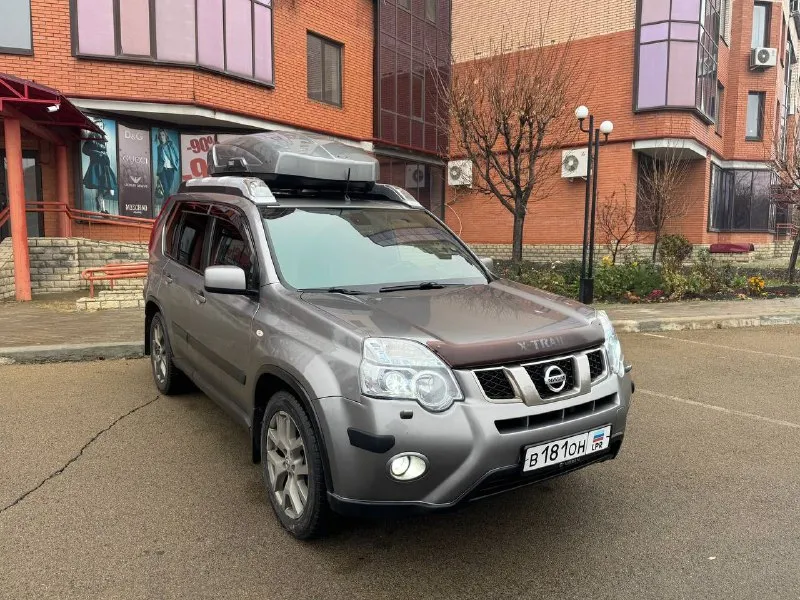 Продам свой nissan x-trail. автомобиль был куплен у официального дилера. машина в отличном состоянии, полностью обслужена и ухоженна. панорамная крыша, подключаемый полный привод, круиз контроль, мультируль, подогрев сидений, кожаный салон, съемный фар коп, климат контроль. в салоне не курили, в наличии сервисная книга. не большой торг у капота! цена 1570000 руб. пробег 180 000км. машина конец 2012 года. +7 959 141 0517 юра 📞 звоните: +7(959)1410517 - фотография - 6