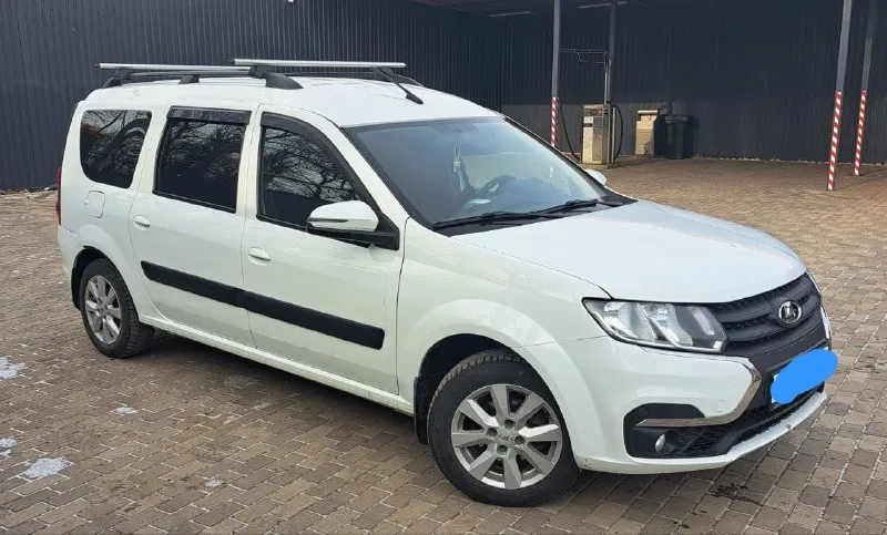 Продам лада ларгус 2022 год кондиционер музыка автозапуск камера заднего вида подогрев сидений мульти руль круиз контроль 2 ключа я хозяин оформлен автомобиль на мне пробег 130 тысяч цена 1🍋200 торг возможен обмен +79494407569 - фотография - 2