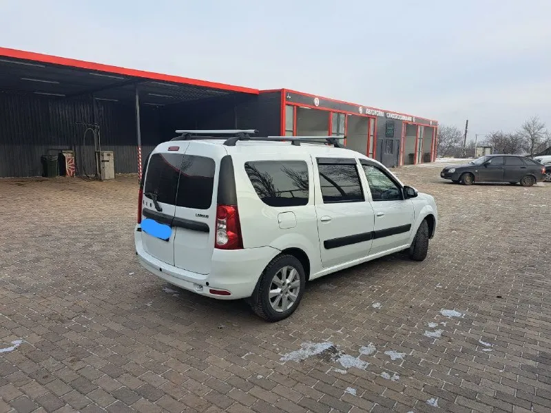 Продам лада ларгус 2022 год кондиционер музыка автозапуск камера заднего вида подогрев сидений мульти руль круиз контроль 2 ключа я хозяин оформлен автомобиль на мне пробег 130 тысяч цена 1🍋200 торг возможен обмен +79494407569 - фотография - 3