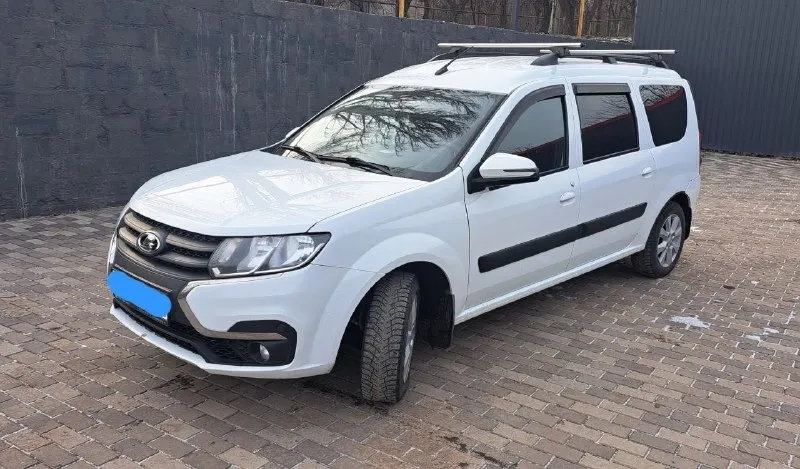 Продам лада ларгус 2022 год кондиционер музыка автозапуск камера заднего вида подогрев сидений мульти руль круиз контроль 2 ключа я хозяин оформлен автомобиль на мне пробег 130 тысяч цена 1🍋200 торг возможен обмен +79494407569 - фотография - 4
