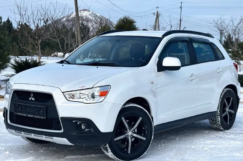 Продам mitsubishi asx, 2011 года выпуска, объём двигателя 1.6 117 л. с, 184.000 пробега родной!, коробка механика(самая надёжная связка в линейке), 2 хозяин. автомобиль в идеальном состоянии как внешне так и техническом состоянии, без вложений от слова совсем!, по кузову рыжиков, и вздутий нет, мотор коробка 5+, машина полностью обслужена от а до я, ходовая часть, масла, фильтра, недавно были обслужены, салон в превосходном виде, работает по авто абсолютно все работает. комплектация: бортовой компьютер, подогрев сидений, кондиционер, электро зеркала, мультимедиа даработнная с хорошим звуком, камера заднего вида, 4 эл-стекподъемника, обогрев заднего стекла, обогрев зеркал, складывание зеркал, складывание сидений, комфортный багажник, имеется абсолютно все для комфортного вождения. очень надёжный японский красовер, комфортабельный и вместительный, по документам чистый, любой вид оформления. по запросу скину видео обзор. цена 1.030.000 +7949564-47-36 +7(949)693-58-50 - фотография - 2