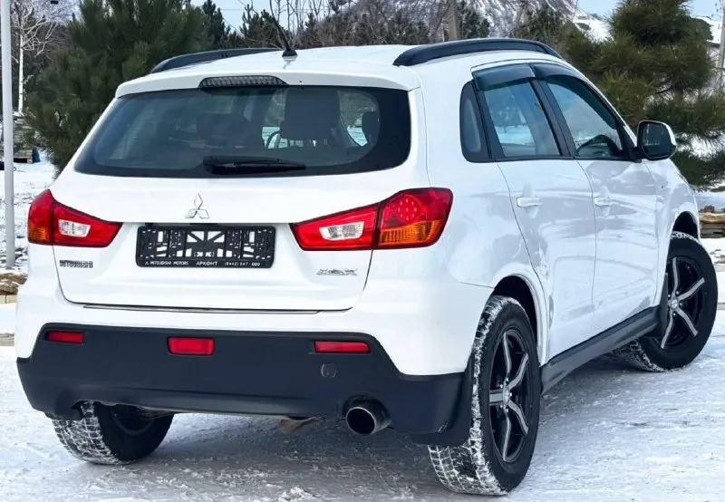 Продам mitsubishi asx, 2011 года выпуска, объём двигателя 1.6 117 л. с, 184.000 пробега родной!, коробка механика(самая надёжная связка в линейке), 2 хозяин. автомобиль в идеальном состоянии как внешне так и техническом состоянии, без вложений от слова совсем!, по кузову рыжиков, и вздутий нет, мотор коробка 5+, машина полностью обслужена от а до я, ходовая часть, масла, фильтра, недавно были обслужены, салон в превосходном виде, работает по авто абсолютно все работает. комплектация: бортовой компьютер, подогрев сидений, кондиционер, электро зеркала, мультимедиа даработнная с хорошим звуком, камера заднего вида, 4 эл-стекподъемника, обогрев заднего стекла, обогрев зеркал, складывание зеркал, складывание сидений, комфортный багажник, имеется абсолютно все для комфортного вождения. очень надёжный японский красовер, комфортабельный и вместительный, по документам чистый, любой вид оформления. по запросу скину видео обзор. цена 1.030.000 +7949564-47-36 +7(949)693-58-50 - фотография - 4