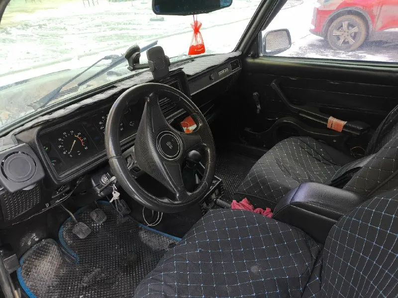 Продам или обменяю, ваз2107 96 год, машина каждый день на ходу не гнилая, зимняя резина, двигатель на отлично, газ, бензин. + 79494127633. цена 150000.торг 📞 звоните: +7(949)4127633 - фотография - 2