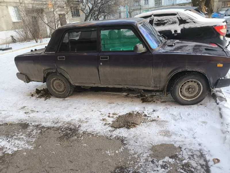 Продам или обменяю, ваз2107 96 год, машина каждый день на ходу не гнилая, зимняя резина, двигатель на отлично, газ, бензин. + 79494127633. цена 150000.торг 📞 звоните: +7(949)4127633 - фотография - 3