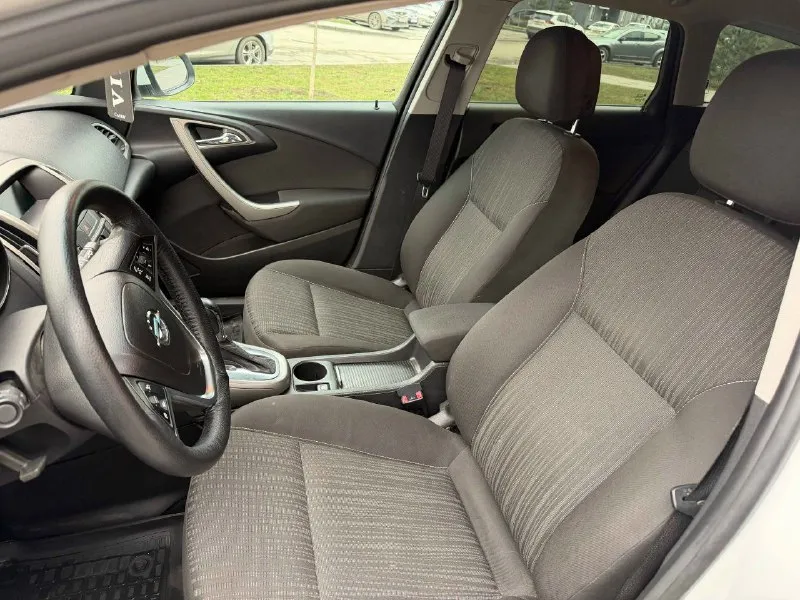 🇩🇪 opel astra g 1.4 turbo at 2011 год 💸 цена: 750.000₽ ☎️ номер: +79494771813 / +79897136521 (есть телеграм) продам опель астра в кузове универсал, в отличном состоянии. двигатель 1.4 turbo - работает идеально не течет, не троит, не дымит. коробка классический автомат — переключения плавные, без рывков и толчков. пробег оригинальный 196 000 км. кузов целый, без дтп, имеются вторичный окрасы. дно, пороги целые, машина южная. ходовая хорошая, обслуживалась. салончик чистый, аккуратный, сиденья без дыр, непрокуренный. электрика в полном порядке - всё работает. вложений не требует, сел поехал, можно смело брать под себя. документы чистые - оригинальный птс, ни штрафов, ни запретов. осмотр город макеевка, торг уместен реально заинтересованным в покупке авто! - фотография - 8