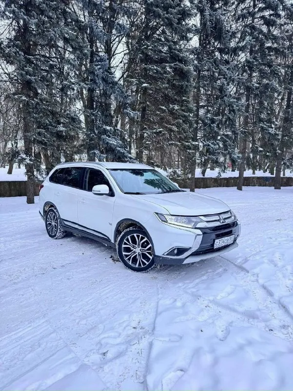 Продаю отличный японский кроссовер mitsubishi outlander, 3 рестайлинг. автомобиль очень надёжный, вм... - фотография