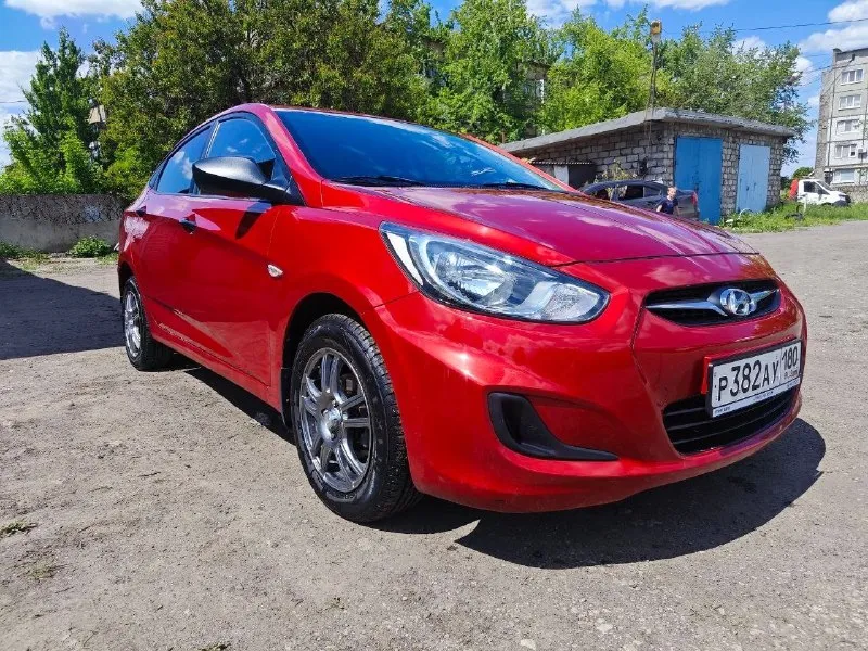💶 цена: 1200000📮 город: горловка🚘 марка / модель: hyundai accent📅 год выпуска: 2012📊 пробег: 32 554⛽️ двигатель (тип, объем, мощность):1.4 (цепь)✅ vin код: z94ct41cacr138233🔧 тип кпп: механика👨‍⚖️ владельцев в птс: 1 владелец⏳ срок владения: с 2012 года📝 описание: hyundai accent 2012 г. 1.4 объем. цепной двигатель. пробег 32 546 км. машина полностью обслужена и в родной окраске. не одной царапины. резина лето (новое) на титанах. зима на железяках. мультируль, магнитола 10 дюймов. гаражное хранение, идеальное состояние гарантирую!!!собственник. 180 регион с продажей не спешу. возможен торг, торгуюсь у капота. обмен не интересует по запросу кину видео☎️ контактный телефон: +79493363080 📞 звоните: +7(949)3363080 - фотография - 1