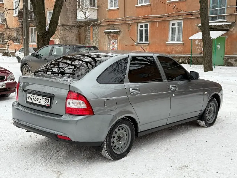 Продам lada priora 2013 год автомобиль в идеальнейшим состоянии!!! я второй хозяин за всё время родной пробег 132тыс вся в родном окрасе без дтп! без сколов и тд хранилась в теплом гараже! в машину вложено душа и много денег! переодета в приора 2 родные бампера и стопы имеются выхлоп субару саунд полная трасса хорошая акустика буфер усилитель и тд везде led лампы фсо два этажа сигнализация с автозапуском зима новая и многое другое! цена 500 тыс руб срочно!! +7 (949) 532-36-51 если не дозвонитесь пишите в telegram +79496208155 харцызск - фотография - 2