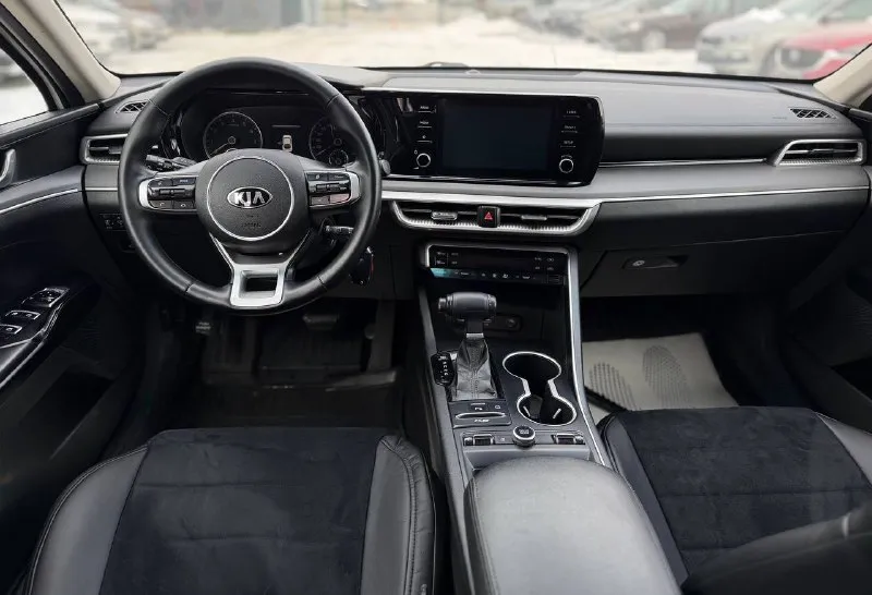 🚙Марка: kia k5
⚙️Двигатель 2.0л
⛽️Вид топлива:бензин
📅Год выпуска:  2021  год 
💴Цена: 2.100.000₽
📝:Описание
• Антиблокировочная система
• Антипробуксовочная система
• Система помощи при экстренном торможении
• Датчик давления в шинах
• Подушки безопасности водителя с защитой коленей
• Подушки безопасности пассажира
• Боковые передние подушки безопасности
• Иммобилайзер
• Бортовой компьютер
• Круиз-контроль
• Датчик света
• Датчик дождя
• Запуск двигателя с кнопки
• Система доступа без ключа
• Электрорегулировка сиденья водителя
• Электростеклоподъемники передние и задние
• Электропривод зеркал
• Климат-контроль
• Подогрев сидений водителя, пассажира и задних пассажиров
• Подогрев руля
• Обогрев зеркал
• Обогрев лобового стекла
• Мультифункциональное рулевое колесо
• Беспроводная зарядка для телефона
• Кожаная обивка салона
• Отделка кожей рычага кпп
• Передний центральный подлокотник
📍•Город мариуполь
Ул куприна 10
📞 🇷🇺 Звоните:
+7-949-4999-180
+7-949-5000-980 - фотография - 10