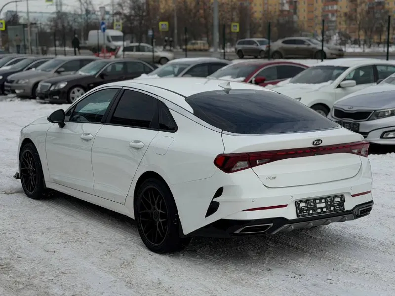 🚙Марка: kia k5
⚙️Двигатель 2.0л
⛽️Вид топлива:бензин
📅Год выпуска:  2021  год 
💴Цена: 2.100.000₽
📝:Описание
• Антиблокировочная система
• Антипробуксовочная система
• Система помощи при экстренном торможении
• Датчик давления в шинах
• Подушки безопасности водителя с защитой коленей
• Подушки безопасности пассажира
• Боковые передние подушки безопасности
• Иммобилайзер
• Бортовой компьютер
• Круиз-контроль
• Датчик света
• Датчик дождя
• Запуск двигателя с кнопки
• Система доступа без ключа
• Электрорегулировка сиденья водителя
• Электростеклоподъемники передние и задние
• Электропривод зеркал
• Климат-контроль
• Подогрев сидений водителя, пассажира и задних пассажиров
• Подогрев руля
• Обогрев зеркал
• Обогрев лобового стекла
• Мультифункциональное рулевое колесо
• Беспроводная зарядка для телефона
• Кожаная обивка салона
• Отделка кожей рычага кпп
• Передний центральный подлокотник
📍•Город мариуполь
Ул куприна 10
📞 🇷🇺 Звоните:
+7-949-4999-180
+7-949-5000-980 - фотография - 6