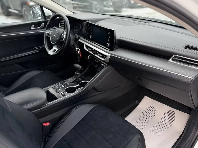 🚙Марка: kia k5
⚙️Двигатель 2.0л
⛽️Вид топлива:бензин
📅Год выпуска:  2021  год 
💴Цена: 2.100.000₽
📝:Описание
• Антиблокировочная система
• Антипробуксовочная система
• Система помощи при экстренном торможении
• Датчик давления в шинах
• Подушки безопасности водителя с защитой коленей
• Подушки безопасности пассажира
• Боковые передние подушки безопасности
• Иммобилайзер
• Бортовой компьютер
• Круиз-контроль
• Датчик света
• Датчик дождя
• Запуск двигателя с кнопки
• Система доступа без ключа
• Электрорегулировка сиденья водителя
• Электростеклоподъемники передние и задние
• Электропривод зеркал
• Климат-контроль
• Подогрев сидений водителя, пассажира и задних пассажиров
• Подогрев руля
• Обогрев зеркал
• Обогрев лобового стекла
• Мультифункциональное рулевое колесо
• Беспроводная зарядка для телефона
• Кожаная обивка салона
• Отделка кожей рычага кпп
• Передний центральный подлокотник
📍•Город мариуполь
Ул куприна 10
📞 🇷🇺 Звоните:
+7-949-4999-180
+7-949-5000-980 - фотография - 9