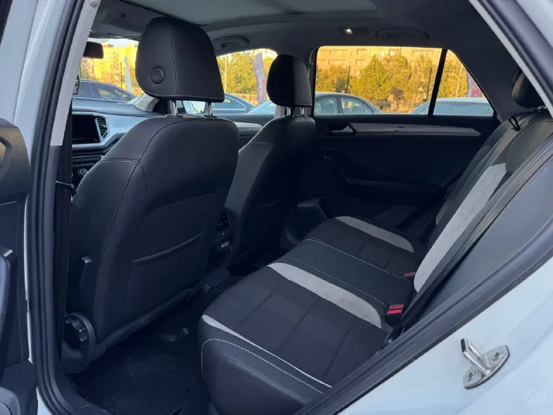 🚗🅰️🅰️🅰️ 🚘марка: volkswagen t-roc ⚙️двигатель: 1.5 ⛽️топливо: бензин 📦коробка автомат (gsg) 📅год выпуска: 2022 💴цена: 2.300.000₽ 🗺пробег:60.000 км 📱номер телефона: +7-949-4999-180 +7-949-5000-980 - авто в очень в хорошем состоянии -eco-режим. -кожаный салон - подогрев передних сидений -подогрев задних сидений -подогрев руля - подогрев зеркал - раздельный климат-контроль 4 зоны - мультируль - адаптивный круиз-контроль accs -система адаптивного освещения дороги afs -система контроля усталости водителя - камера заднего вида - старт-стоп, стоп старт - иммобилайзер - бесключевой доступ -автозапуск - акустика, aux, bluetooth, usb, gps (система смм), голосовое управление. качественная акустическая система -датчик света -датчик дождя -led-оптика, -дистроник, удержание в полосе и датчик слепых зон -аварийное торможение при угрозе столкновения -пневмо подвеска 📞 🇷🇺 звоните: +7-949-4999-180 +7-949-5000-980 📍•город мариуполь ул куприна 10• - фотография - 8