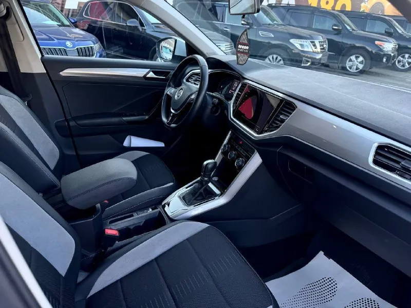 🚗🅰️🅰️🅰️ 🚘марка: volkswagen t-roc ⚙️двигатель: 1.5 ⛽️топливо: бензин 📦коробка автомат (gsg) 📅год выпуска: 2022 💴цена: 2.300.000₽ 🗺пробег:60.000 км 📱номер телефона: +7-949-4999-180 +7-949-5000-980 - авто в очень в хорошем состоянии -eco-режим. -кожаный салон - подогрев передних сидений -подогрев задних сидений -подогрев руля - подогрев зеркал - раздельный климат-контроль 4 зоны - мультируль - адаптивный круиз-контроль accs -система адаптивного освещения дороги afs -система контроля усталости водителя - камера заднего вида - старт-стоп, стоп старт - иммобилайзер - бесключевой доступ -автозапуск - акустика, aux, bluetooth, usb, gps (система смм), голосовое управление. качественная акустическая система -датчик света -датчик дождя -led-оптика, -дистроник, удержание в полосе и датчик слепых зон -аварийное торможение при угрозе столкновения -пневмо подвеска 📞 🇷🇺 звоните: +7-949-4999-180 +7-949-5000-980 📍•город мариуполь ул куприна 10• - фотография - 9