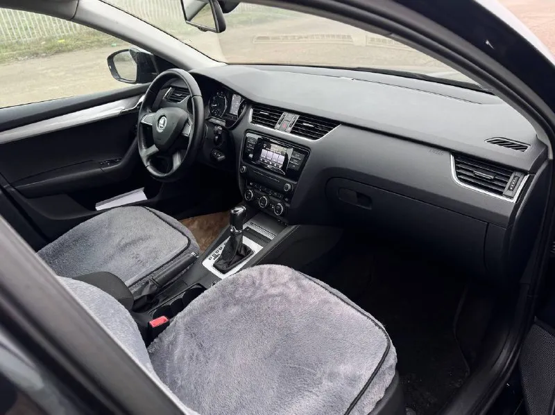 🚗🅰️🅰️🅰️ 🚘марка: škoda octavia a7 ⚙️двигатель: 1.6л ⛽️ топливо:бензин 📅год выпуска: 2014 📦кпп:автомат 💴цена: 1.400.000₽⬇️ 🗺пробег: 130.000 км 📱номер телефона: +7-949-4999-180 +7-949-5000-980 📝описание: -климат- контроль - подогревы сидений - комбинированные вставки салона с кожаными элементами - акустика, aux, usb - эл стеклоподъемники - эл регулировки зеркал - abs esp - безопастность (airbag) 📍•город мариуполь ул куприна 10• 📞 🇷🇺 звоните: +7-949-4999-180 +7-949-5000-980 - фотография - 9