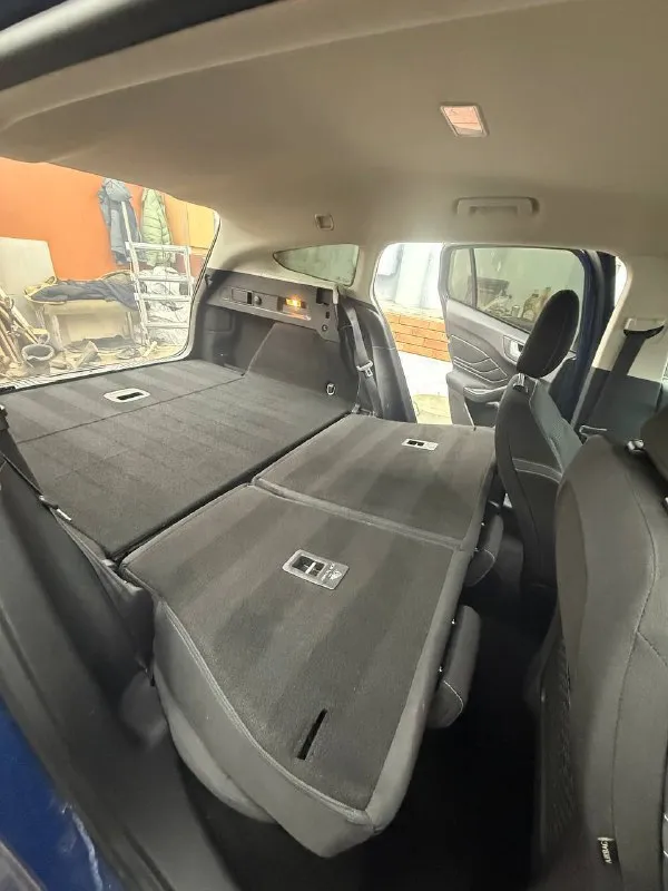 Продажа ford focus iv, 2019 г. в., автомат, 1.5 tdci, дизель, 194.000 км пробег, из германии. универсал, передний привод, расход 4,5 л. 2 ключа. 2 комплекта колес! без adblue!!! 8-акпп - aisin! доступ и заводка без ключа, навигация, android, carplay, раздельный круиз-контроль, датчик мертвых зон, предупреждение столкновения, помехи сбоку, ограничитель скорости, датчик удержания полосы, парктроники перед/зад, датчики света и дождя, и другие полезные функции. в багажнике запаска и домкрат! новый аккумулятор, после обслуживания. 💳 1.470.000 руб. 📲 +79493678727 📞 🇷🇺 звоните: +79493678727 - фотография - 7