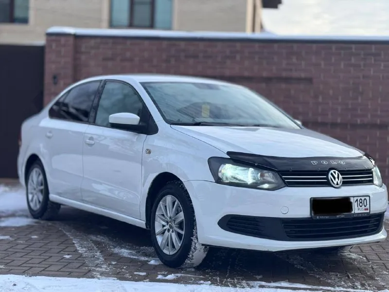 Продам volkswagen polo 2015 г. объем двигателя 1.6 коробка механика пяти ступка автомобиль в отличном состоянии подогрев сидений передняя заднего стекла лобового кондиционер электро зеркала подогрев зеркал родной пробег 148 000 км автомобиль полностью весь обслуживания вложений никаких не требует я хозяин цена 850 000 руб. телефон +7 949 484 37 35 - фотография - 3