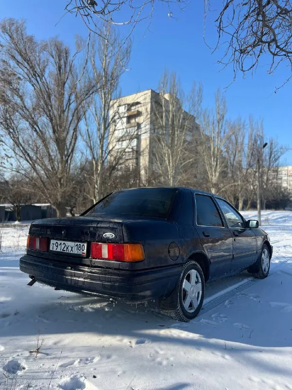 Продам ford sierra 2.0 ohc, задний привод, 87 год, карбюратор. по кузову живая, минимальные моменты. дно полностью целое. , кпп, ходовая часть - без вопросов, приятный автомобиль. газ/бензин. учет 180 постоянный, переоформление без проблем. на красивых дисках и хорошей зимней резине. цена:140.000₽ +79494159313 донецк кировский район 📲 tg: @kozeratskiy 📞 звоните: +7(949)4159313 - фотография - 4