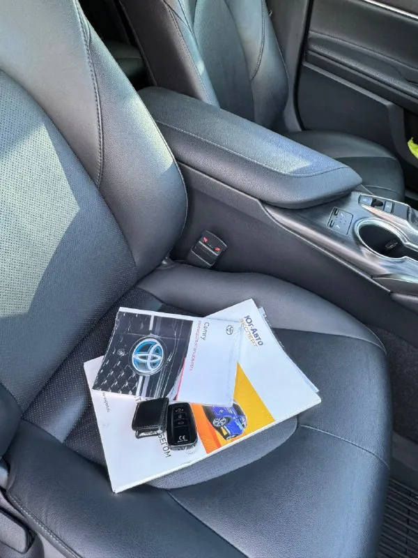 Toyota camry год 2021 2.5 мотор состояние идеальное пробег 76км два комплекта колёс зима лето с дисками все ключи все сервисные книжки возможно обмен цена 3 200 🍋 +7 949 567 20 89. 📞 звоните: +7(949)5672089 - фотография - 10