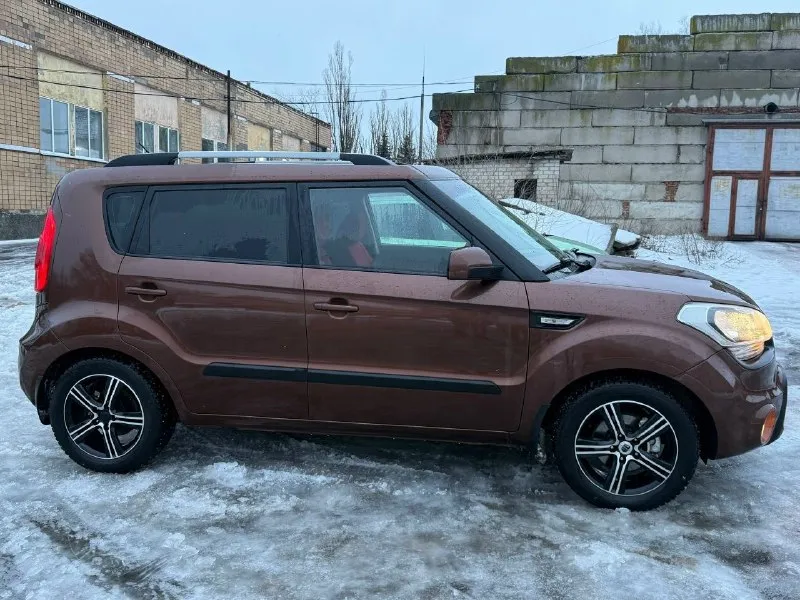 В продаже kia soul ❗❗
🚗 2012 Г. В. (1 рестайлинг)
⚙ Двигатель: 1.6 (129 л. С. )
🔧 Кпп: мкпп, 6-ступенчатая
📊 Пробег: 173 000 км
🚫 Без дтп!
Практичный и функциональный автомобиль, отлично подходящий для повседневной эксплуатации 👍
Пятидверный хэтчбэк сочетает в себе удобство городского авто и комфорт для поездок за город 🌿
Автомобиль проверен временем, зарекомендовал себя как надёжный и простой в обслуживании 🔥
💎 Максимальная комплектация
📍 Осмотр: г. Снежное
💰 Цена: 780 000 ₽
🤝 Торг у капота
📞 Телефон: +79496200720 - фотография - 7