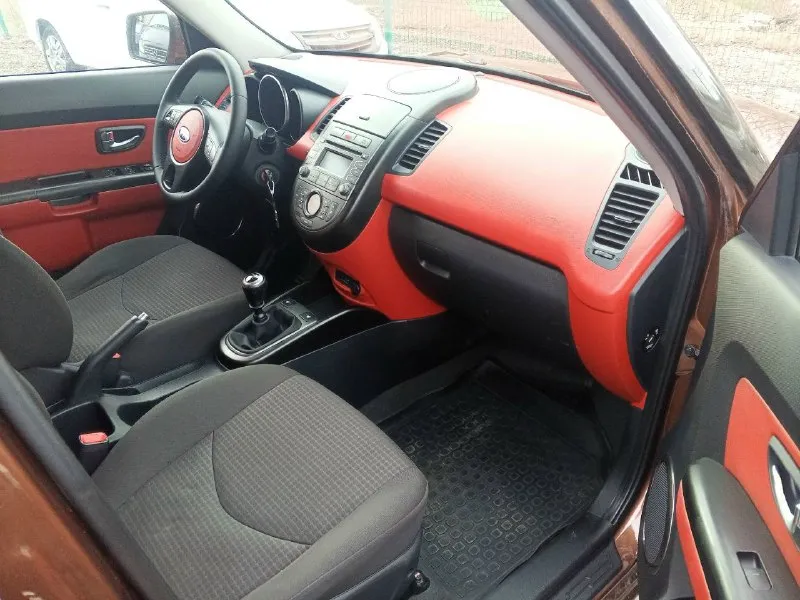 В продаже kia soul ❗❗
🚗 2012 Г. В. (1 рестайлинг)
⚙ Двигатель: 1.6 (129 л. С. )
🔧 Кпп: мкпп, 6-ступенчатая
📊 Пробег: 173 000 км
🚫 Без дтп!
Практичный и функциональный автомобиль, отлично подходящий для повседневной эксплуатации 👍
Пятидверный хэтчбэк сочетает в себе удобство городского авто и комфорт для поездок за город 🌿
Автомобиль проверен временем, зарекомендовал себя как надёжный и простой в обслуживании 🔥
💎 Максимальная комплектация
📍 Осмотр: г. Снежное
💰 Цена: 780 000 ₽
🤝 Торг у капота
📞 Телефон: +79496200720 - фотография - 9