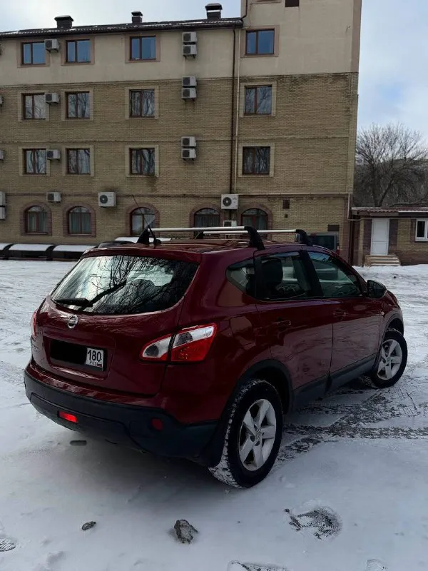 В продаже отличный семейный автомобиль nissan qashqai 2011 года выпуска автомобиль на отличном бензиновом моторе 2.0 литра, в отличном состоянии никаких вопросов по двигателю и коробке нет совсем, ходовая также полностью обслужена! комплектация: двух зонный климат, подогревы сидений, мульти руль, качественная музыка, 4 эсп! также возможен обмен и продажа в кредит. осмотр донецк цена: 950.000 ₽, быстрому покупателю торг! ☎️ +7 (949) 742-53-98 📞 звоните: +7(949)7425398 - фотография - 5