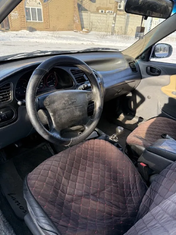 Продам lanos (поляк)🔥 год выпуска:2008🔥 пробег, км:90.000 (новый мотор) 🔥 модификация:1.6мт (а16dms)🔥 тип двигателя:газ/бензин🔥 коробка передач :механика 🔥 привод:передний🔥 тип кузова : легковой седан🔥 koмплeктaция: prestige🔥 цвет: cиний🔥 1 собственник газ вписан автомобиль в полной комплектации, гидроусилитель руля, стеклоподъемники, кондиционер, подогрев стекл. в продаже lanos на полном ходу, на автомобиле установлено газовое оборудование, так же авто работает и на бензине(на данный момент газ откинут). новый мотор-заводится с пол оборота, работает хорошо, не троит, не глохнет, тяга бешенная. кпп-все передачи включаются без хрустов, ничего не выбивает. салон в замечательном состоянии, выглядит шикарно. по электрике все в рабочем состоянии. ходовая в замечательном состоянии, едет мягко. по кузову имеются ньюансы, не критично. так же имеется видео, по просьбе отправлю для более лучшего осмотра авто. цена:229.999 тысяч возможен пригон по договоренности. возможен обмен. номер для связи:+79495752024 - фотография - 10