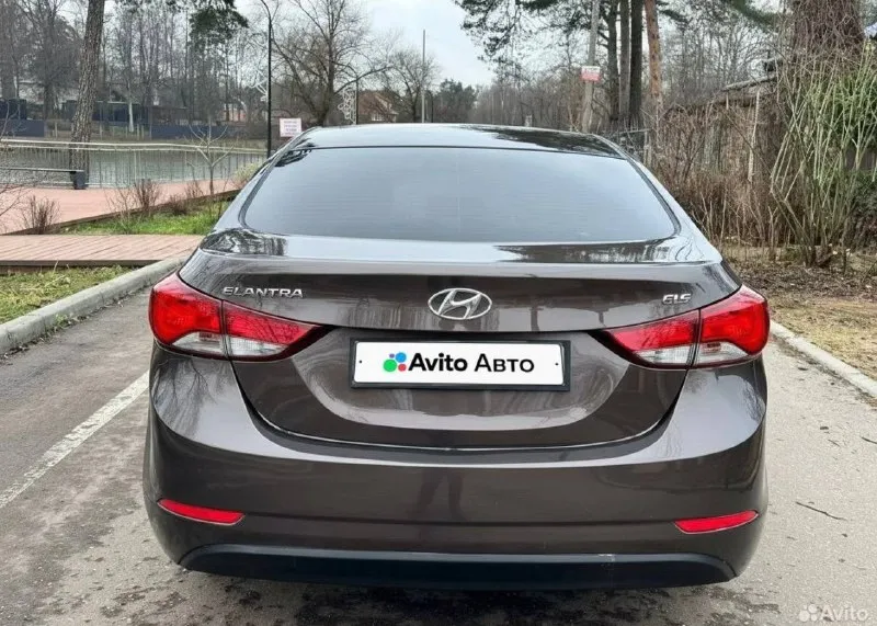 Приветствую всех ! ❗️в продаже hyundai elantra 1.6 at, 2015г❗️ vin ‼️ kmhdg41cagu607928‼️ ✅ 135,000 родного пробега ✅ 1 хозяин за всю историю авто ✅ кристальна чистая автотека ✅ хорошая комплектация - обогрев руля, передних, задних сидений - электро привод зеркал - мульти руль - датчик дождя и света - автомобиль в отличном состоянии. двигатель и коробка работают без замечаний. - по кузову без дтп, царапин, сколов и т. д. - кузов в заводском окрасе ! - все расходники своевременно обслуживали. - по подвеске все отлично, вопросов не имеется. - перед продажей автомобиль полностью обслужен. - все остекление родное - салон не прокуренный чистый и ухоженный. - электрика вся работает. хороший, качественный автомобиль за свои деньги, на все вопросы отвечу по телефону. больше фото могу скинуть в личку ‼️ +7 925 879 0983 ‼️ ‼️цена - 1,320,000‼️ ‼️торг небольшой ‼️ ‼️ обмен не предлагать ‼️ - фотография - 6