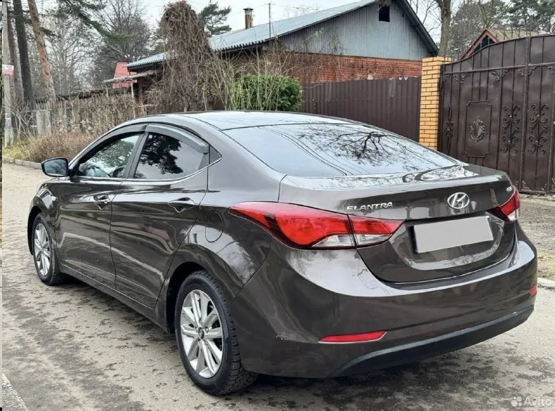 Приветствую всех ! ❗️в продаже hyundai elantra 1.6 at, 2015г❗️ vin ‼️ kmhdg41cagu607928‼️ ✅ 135,000 родного пробега ✅ 1 хозяин за всю историю авто ✅ кристальна чистая автотека ✅ хорошая комплектация - обогрев руля, передних, задних сидений - электро привод зеркал - мульти руль - датчик дождя и света - автомобиль в отличном состоянии. двигатель и коробка работают без замечаний. - по кузову без дтп, царапин, сколов и т. д. - кузов в заводском окрасе ! - все расходники своевременно обслуживали. - по подвеске все отлично, вопросов не имеется. - перед продажей автомобиль полностью обслужен. - все остекление родное - салон не прокуренный чистый и ухоженный. - электрика вся работает. хороший, качественный автомобиль за свои деньги, на все вопросы отвечу по телефону. больше фото могу скинуть в личку ‼️ +7 925 879 0983 ‼️ ‼️цена - 1,320,000‼️ ‼️торг небольшой ‼️ ‼️ обмен не предлагать ‼️ - фотография - 7