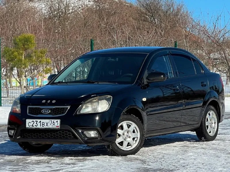 Продаю автомобиль kio rio в идеальном состоянии!
Год выпуска:2010
Пробег:234.000(оригинальный)
Птс оригинал.
Кузов не участвовал в дтп и полностью оцинкован.
Зелёная автотека ✅
Возможна продажа в кредит!!!

Автомобиль полностью обслужен и не требует дополнительных вложений в ближайшее время. Недавно было проведено полное техническое обслуживание с заменой грм, помпы, масла, фильтров и свечей. Геометрия кузова идеальна, а система безопасности находится в полном порядке.

Двигатель работает как часы — тихо и без расхода масла. Механическая коробка передач переключается мягко и легко, а ходовая часть не издаёт никаких стуков, стоит новая резина r 15.

В комплектацию входят климат контроль исправно функционирует, электрические стеклоподъёмники, подогрев сидений, бортовой компьютер, гидроусилитель руля, подушки безопасности airbag, abs, установлена сигнализация star line.

Кузов не имеет ржавчины и гнили — днище, пороги, стаканы, лонжероны, арки крыльев и низы дверей всё цело
Донецк
Цена:620.000₽
+79494355183 - фотография - 2