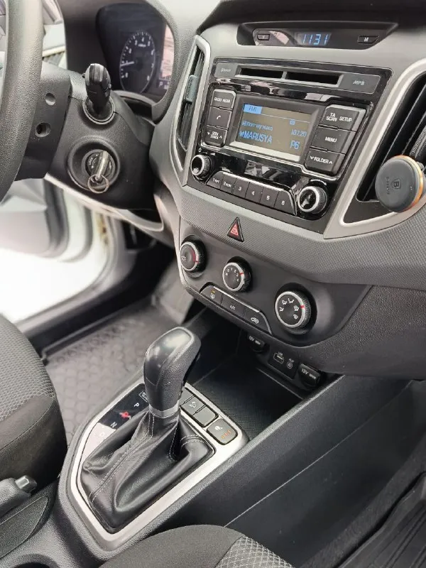 Hyundai creta 2017 1.6at -коробка автомат -пробег 167000 -цена 1.495000₽ -тел. : +79494676510 -мариуполь продаю крету в отличном состоянии, кузов без дефектов выглядит безупречно, двигатель работает ровно без посторонних звуков, подвеска отрабатывает четко без стуков, по электрике ошибок нет кондиционер печка подогревы - всё работает как положено. коробка переключается без пинков, тысячу назад была произведена замена масла, автомобиль не участвовал в дтп, не использовался в коммерческих целях всегда своевременно был обслужен(есть история обслуживания в виде заказ-нарядов). очень приятен и прост в эксплуатации, низкий расход топлива и корейское качество. - фотография - 7