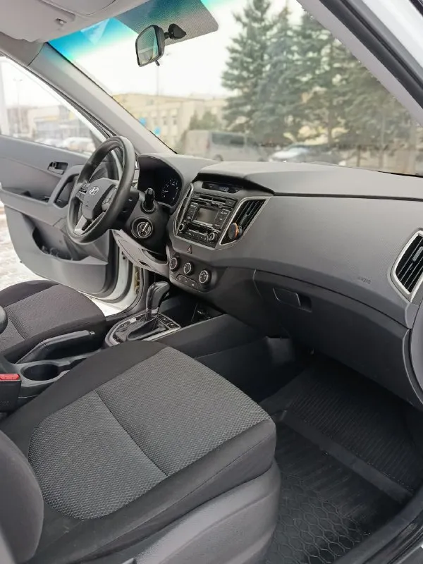 Hyundai creta 2017 1.6at -коробка автомат -пробег 167000 -цена 1.495000₽ -тел. : +79494676510 -мариуполь продаю крету в отличном состоянии, кузов без дефектов выглядит безупречно, двигатель работает ровно без посторонних звуков, подвеска отрабатывает четко без стуков, по электрике ошибок нет кондиционер печка подогревы - всё работает как положено. коробка переключается без пинков, тысячу назад была произведена замена масла, автомобиль не участвовал в дтп, не использовался в коммерческих целях всегда своевременно был обслужен(есть история обслуживания в виде заказ-нарядов). очень приятен и прост в эксплуатации, низкий расход топлива и корейское качество. - фотография - 8