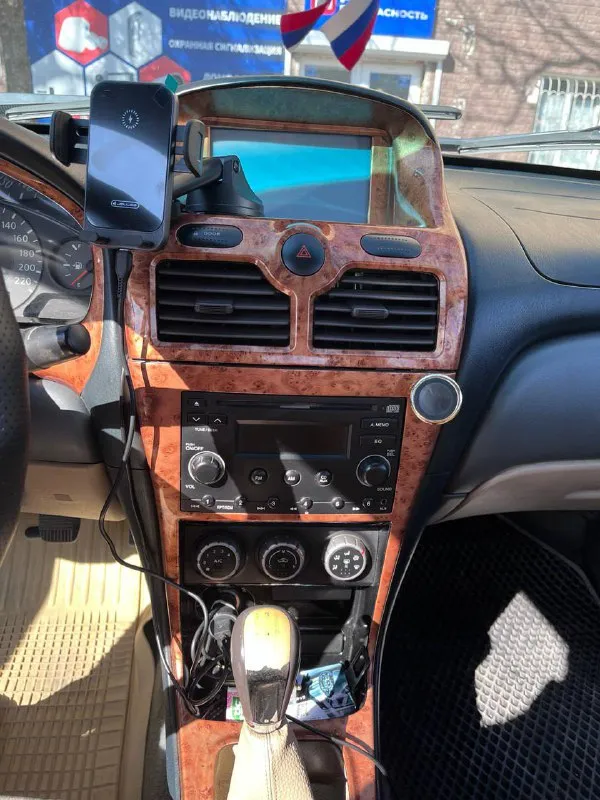 Nissan almera classic, 2007 b10 комплектация samsung — надежный японец на каждый день основные характеристики: • двигатель: 1.6 (107 л. с.), работает ровно, масло не ест. • коробка: механика — переключается плавно, без нареканий. • пробег: 237.000км. пробег не скручен. я второй владелец. владела девушка. состояние и обслуживание: автомобиль всегда обслуживался вовремя и оригинальными запчастями. за последнее время было сделано: замена масла, элементов подвески, новый радиатор, комплект сцепления. подвеска отрабатывает отлично, посторонних шумов нет. салон чистый, не прокуренный. по кузову есть некритические изъяны, пороги требуют внимания незначительного, что вполне естественно для автомобиля этого года. юридически полностью чистая, ( евро 4 вписана в техпаспорт), штрафов и обременений нет. птс оригинал. цена: 640.000руб. реальному покупателю - торг у капота. по номеру +79497179348 если не будет доступен по второму : +79497152397 📞 звоните: +7(949)7179348 - фотография - 2