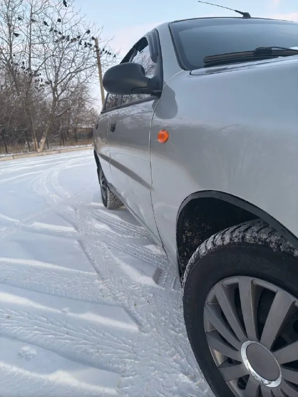 Продажа от владельца! продам daewoo sens 1.3 2006 год. авто в отличном состоянии, куплен в донецке в автосалоне, с момента покупки один собственник. пробег родной !!! 61000 км. автомобиль весь в родной краске, в дтп не была, есть минимальные возрастные дефекты. все стекла родные, включая лобовое. бережная эксплуатация, гаражное хранение. салон в идеальном состоянии. по технической части, все исправно. стоит ( зарегистрирован ) новые два комплекта резины ( зима ikon, лето) хорошая музыка, сигнализация. автомобиль полностью обслужен, вложений не требует. переоформление в мрэо без проблем. енакиево цена 380 тысяч рублей. реальному покупателю хороший торг ! тел: +79493126307 ( телеграмм, макс) 📞 звоните: +7(949)3126307 - фотография - 6