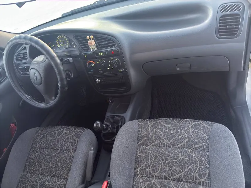 Продажа от владельца! продам daewoo sens 1.3 2006 год. авто в отличном состоянии, куплен в донецке в автосалоне, с момента покупки один собственник. пробег родной !!! 61000 км. автомобиль весь в родной краске, в дтп не была, есть минимальные возрастные дефекты. все стекла родные, включая лобовое. бережная эксплуатация, гаражное хранение. салон в идеальном состоянии. по технической части, все исправно. стоит ( зарегистрирован ) новые два комплекта резины ( зима ikon, лето) хорошая музыка, сигнализация. автомобиль полностью обслужен, вложений не требует. переоформление в мрэо без проблем. енакиево цена 380 тысяч рублей. реальному покупателю хороший торг ! тел: +79493126307 ( телеграмм, макс) 📞 звоните: +7(949)3126307 - фотография - 8