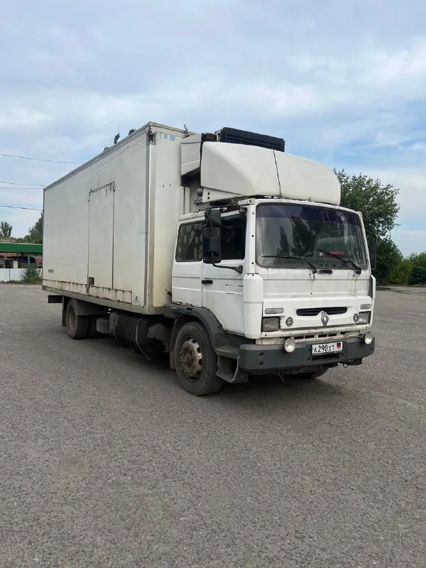 Продам renault midliner 1998г. в. учет рф. на ходу. реф работает. будка 6.30-2.43-2.40 колеса 22.5.... - фотография