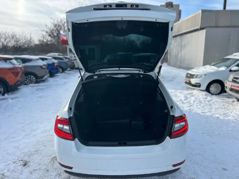 Skoda octavia a7 год 2019 объём 1.4 tsi gen 3 коробка dsg dq 250 пробег 150.000 2 собственника 2 комплекта ключей после большого то заменено сцепление маховик грм масло в двс и комплектация black edition; полный стеклопакет электро зеркала. датчик света датчик дождя. передняя задняя туманка, полный мультируль, круиз контроль, большая мультимедиа с подключением carplay android auto, камера заднего вида, парктроники перед/зад, двух зонный климат контроль, подогревы всех сидений перед/зад, резетка 220v. беспроводная зарядка. 3 режима езды. подогрев лобового, подогрев заднего стекла и боковых зеркал, подогрев руля, адаптивная оптика. омыватели фар. ✅цена: 2.250.000✅✅ ✅номер +79180184337🤳🏻 📞 звоните: +7(918)0184337 - фотография - 10