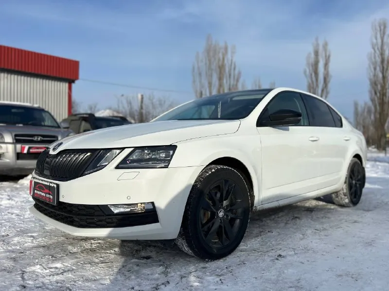 Skoda octavia a7 год 2019 объём 1.4 tsi gen 3 коробка dsg dq 250 пробег 150.000 2 собственника 2 комплекта ключей после большого то заменено сцепление маховик грм масло в двс и комплектация black edition; полный стеклопакет электро зеркала. датчик света датчик дождя. передняя задняя туманка, полный мультируль, круиз контроль, большая мультимедиа с подключением carplay android auto, камера заднего вида, парктроники перед/зад, двух зонный климат контроль, подогревы всех сидений перед/зад, резетка 220v. беспроводная зарядка. 3 режима езды. подогрев лобового, подогрев заднего стекла и боковых зеркал, подогрев руля, адаптивная оптика. омыватели фар. ✅цена: 2.250.000✅✅ ✅номер +79180184337🤳🏻 📞 звоните: +7(918)0184337 - фотография - 2