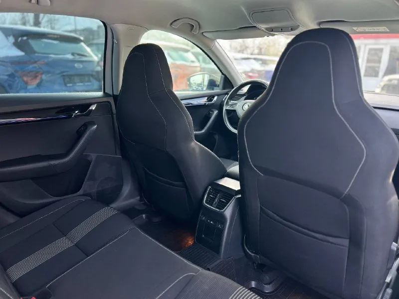 Skoda octavia a7 год 2019 объём 1.4 tsi gen 3 коробка dsg dq 250 пробег 150.000 2 собственника 2 комплекта ключей после большого то заменено сцепление маховик грм масло в двс и комплектация black edition; полный стеклопакет электро зеркала. датчик света датчик дождя. передняя задняя туманка, полный мультируль, круиз контроль, большая мультимедиа с подключением carplay android auto, камера заднего вида, парктроники перед/зад, двух зонный климат контроль, подогревы всех сидений перед/зад, резетка 220v. беспроводная зарядка. 3 режима езды. подогрев лобового, подогрев заднего стекла и боковых зеркал, подогрев руля, адаптивная оптика. омыватели фар. ✅цена: 2.250.000✅✅ ✅номер +79180184337🤳🏻 📞 звоните: +7(918)0184337 - фотография - 8