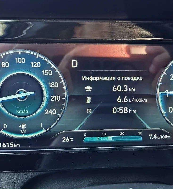 Продам hyundai elantra 2023 год в очень красивом цвете нардо грей. объём 2 литра атмосферник, состояние нового авто, без подкрасов и дтп. кузов полностью в антигравийной пленке ( оклеили весной 2024 года), дисплеи в салоне также оклеены защитной пленкой. крыша авто в черной пленке. -пробег 23 тыс км. -подогрев передних и задних сидений. -17 диски( лето) резина kumho. второй комплект 16 диски и зимняя резина липучка кumho. -apple carplay и android auto. -камера заднего вида. -мониторинг давления в шинах. -drive mod 3 режима езды. -климат контроль 2-зонный. - адаптивный круиз контроль. -кожанный мультируль. -датчик света. цена 2,75 млн торг. +7949344 6218 📞 звоните: +7(949)3446218 - фотография - 8
