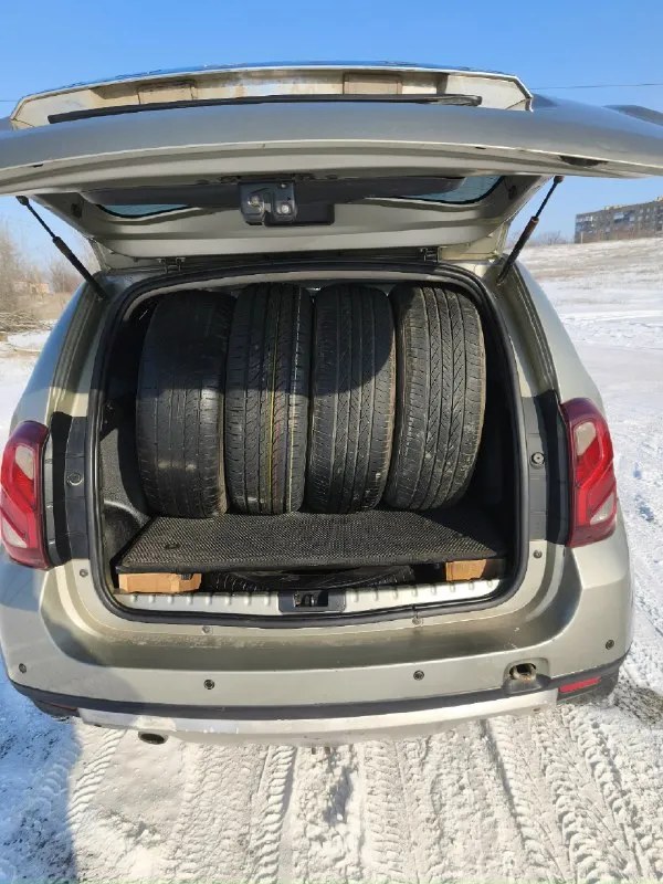 ‼️рено дастер рест‼️ 🔹полный привод 4вд 🔹год 2013 🔹пробег 230 тыс 🔹двигатель 2.0 ( 4 вд) 🔹кпп 6ст 🔹документы в полном порядке автомобиль в хорошем состоянии, двигатель работает хорошо, кпп тоже, ходовка перебрана, кузов в хорошем состоянии, отличная и самая надежная комплектация двиг 2.0 на мкпп 6 ст, резина зима новая и лето в хорошем состоянии, подогревы сидений кондиционер стеклоподъёмники все работает, допом установлена сигнализация с автозапуском, все вопросы по тел +79490827636 🔥цена 695 тыс руб🔥 самый низ рынка днр +500 км на дастер 2.0 кпп 4вд 🔥 осмотр г зугрэс 📞 звоните: +7(949)0827636 - фотография - 7