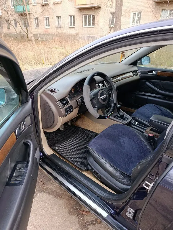 Продам audi a6 c5 на бодром ходу, обслужен по регламенту, (180 регион) любой вид оформления, цена в рублях 455 тыс рублей, двигатель 2.4 v6 бензин. двс после кап ремонта, работает как часы. кпп включается четко. акб, новый, ходовка огонь, электрика исправна. кузов оцинкован, днище и пороги супер, тонирована, зашумлена, стоят литые диски r 16 на отличной зимней резине. салон кожаный, потолок алькантара. оснащена, центральный замок, защита от детей. гур, серво руль регулируется в двух плоскостях. abs, asr, 4 airbag, задний парктроник, корректор фар. эл привод багажника, 4 эл стеклоподъёмника, 2-х зонный климат-контроль. эл регулировка зеркал, обогрев заднего стекла. эл привод передних сидений с широким диапазоном настроек. линзованая оптика. магнитола с usb и aux разъёмами, акустика bose, остальные вопросы по телефону +79494525644 📲 tg: олечка 📞 звоните: +7(949)4525644 - фотография - 6