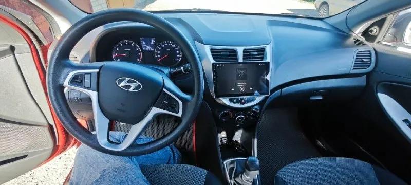 💶 цена: 1200000📮 город: горловка🚘 марка / модель: hyundai accent📅 год выпуска: 2012📊 пробег: 32 554⛽️ двигатель (тип, объем, мощность):1.4 (цепь)✅ vin код: z94ct41cacr138233🔧 тип кпп: механика👨‍⚖️ владельцев в птс: 1 владелец⏳ срок владения: с 2012 года📝 описание: hyundai accent 2012 г. 1.4 объем. цепной двигатель. пробег 32 546 км. машина полностью обслужена и в родной окраске. не одной царапины. резина лето (новое) на титанах. зима на железяках. мультируль, магнитола 10 дюймов. гаражное хранение, идеальное состояние гарантирую!!!собственник. 180 регион с продажей не спешу. возможен торг, торгуюсь у капота. обмен не интересует по запросу кину видео☎️ контактный телефон: +79493363080 - фотография - 4