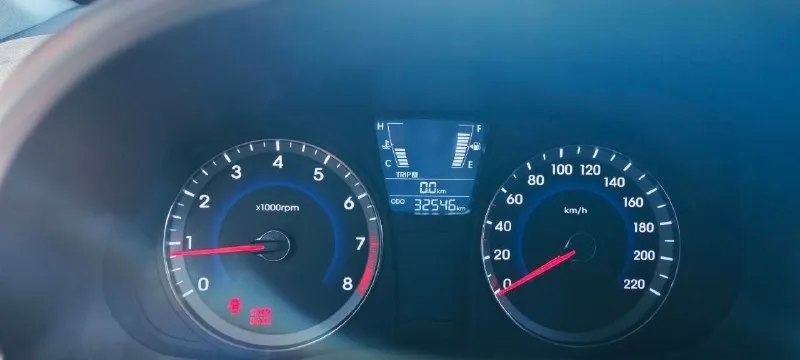 💶 цена: 1200000📮 город: горловка🚘 марка / модель: hyundai accent📅 год выпуска: 2012📊 пробег: 32 554⛽️ двигатель (тип, объем, мощность):1.4 (цепь)✅ vin код: z94ct41cacr138233🔧 тип кпп: механика👨‍⚖️ владельцев в птс: 1 владелец⏳ срок владения: с 2012 года📝 описание: hyundai accent 2012 г. 1.4 объем. цепной двигатель. пробег 32 546 км. машина полностью обслужена и в родной окраске. не одной царапины. резина лето (новое) на титанах. зима на железяках. мультируль, магнитола 10 дюймов. гаражное хранение, идеальное состояние гарантирую!!!собственник. 180 регион с продажей не спешу. возможен торг, торгуюсь у капота. обмен не интересует по запросу кину видео☎️ контактный телефон: +79493363080 - фотография - 5