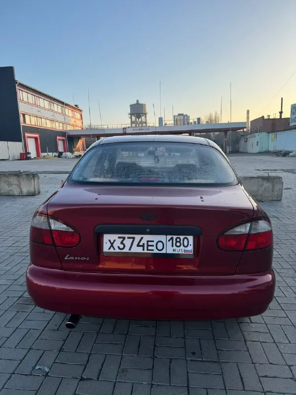 Продам daewoo lanos в хорошем состояние 2006 год 172000 пробег, родной сохранилась даже книжка по эксплуатации авто покупался в луганске в автосалоне мотор работает хорошо коробка, не выбивает сцепление новое мягенькое ходовая в отличном состояние не гремит, не стучит тормоза обслужены в круг приятный салон, чистый, без дыр и засаленных сидении сиденья не просиженные новый радиатор печки, печка греет отлично новый антифриз новая зимняя резина также в комплекте отдам лето по документам все отлично, я собственник переоформление без проблем пишите либо звоните на все вопросы отвечу цена 320000 руб торг +79494990127 📞 звоните: +7(949)4990127 - фотография - 3