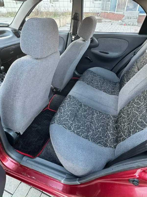 Продам daewoo lanos в хорошем состояние 2006 год 172000 пробег, родной сохранилась даже книжка по эксплуатации авто покупался в луганске в автосалоне мотор работает хорошо коробка, не выбивает сцепление новое мягенькое ходовая в отличном состояние не гремит, не стучит тормоза обслужены в круг приятный салон, чистый, без дыр и засаленных сидении сиденья не просиженные новый радиатор печки, печка греет отлично новый антифриз новая зимняя резина также в комплекте отдам лето по документам все отлично, я собственник переоформление без проблем пишите либо звоните на все вопросы отвечу цена 320000 руб торг +79494990127 📞 звоните: +7(949)4990127 - фотография - 6